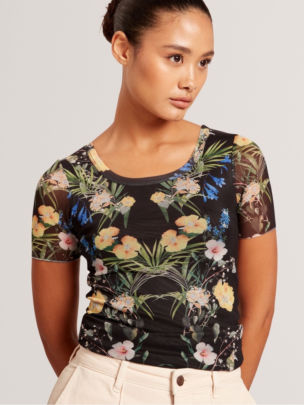 TED BAKER SZ MD SHORT SLEEVE CREW MESH TOP